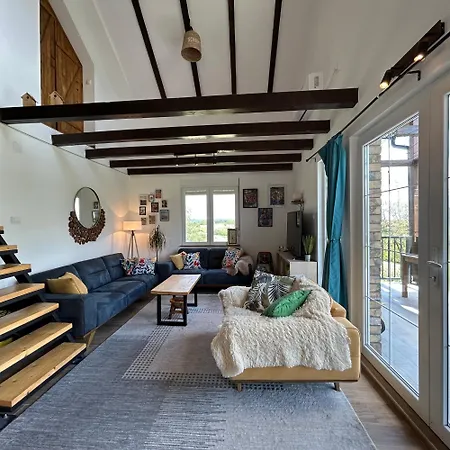 Lola Hill House Feriehus