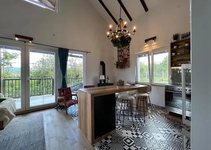 Дом отдыха Lola Hill House